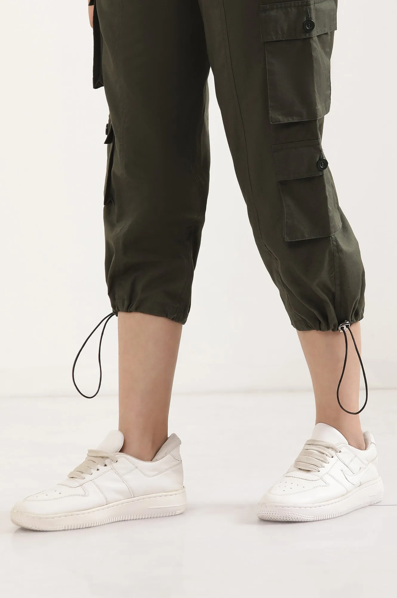 Forest Green Eight Pockets Cropped Cargo