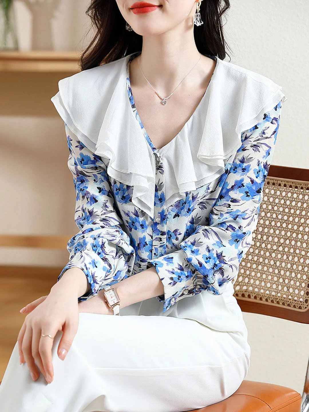 Sophia Classic Doll Collar Floral Printed Chiffon Top