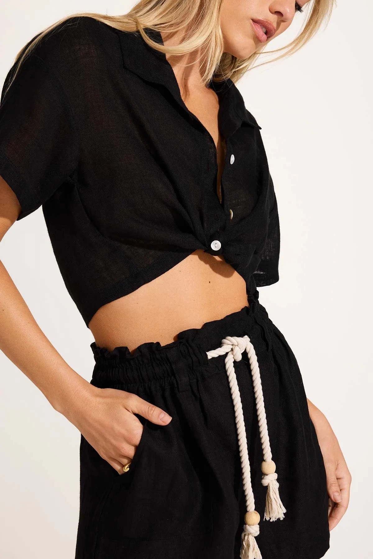 VITAMIN A Hana Cropped Linen Shirt